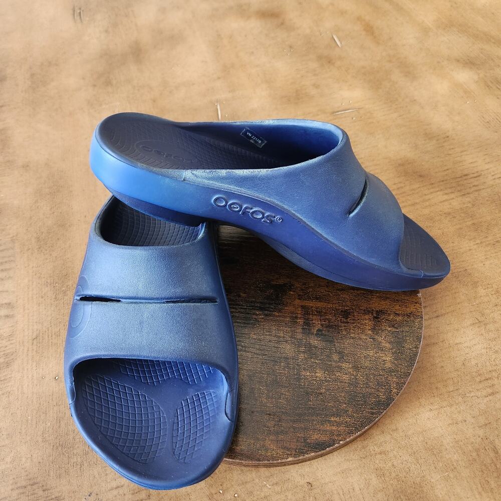 Oofos OOlahh Recovery Slides M7 W9 Navy Flip Flops Sandals Athleisure Beach Boho